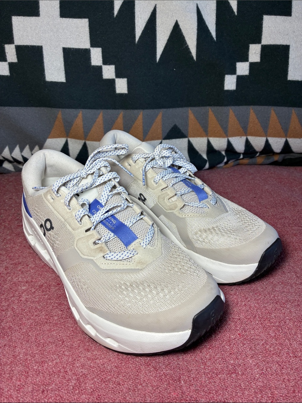 ON RUNNING Cloudrunner Performance Active Shoes - Picture 2 of 16